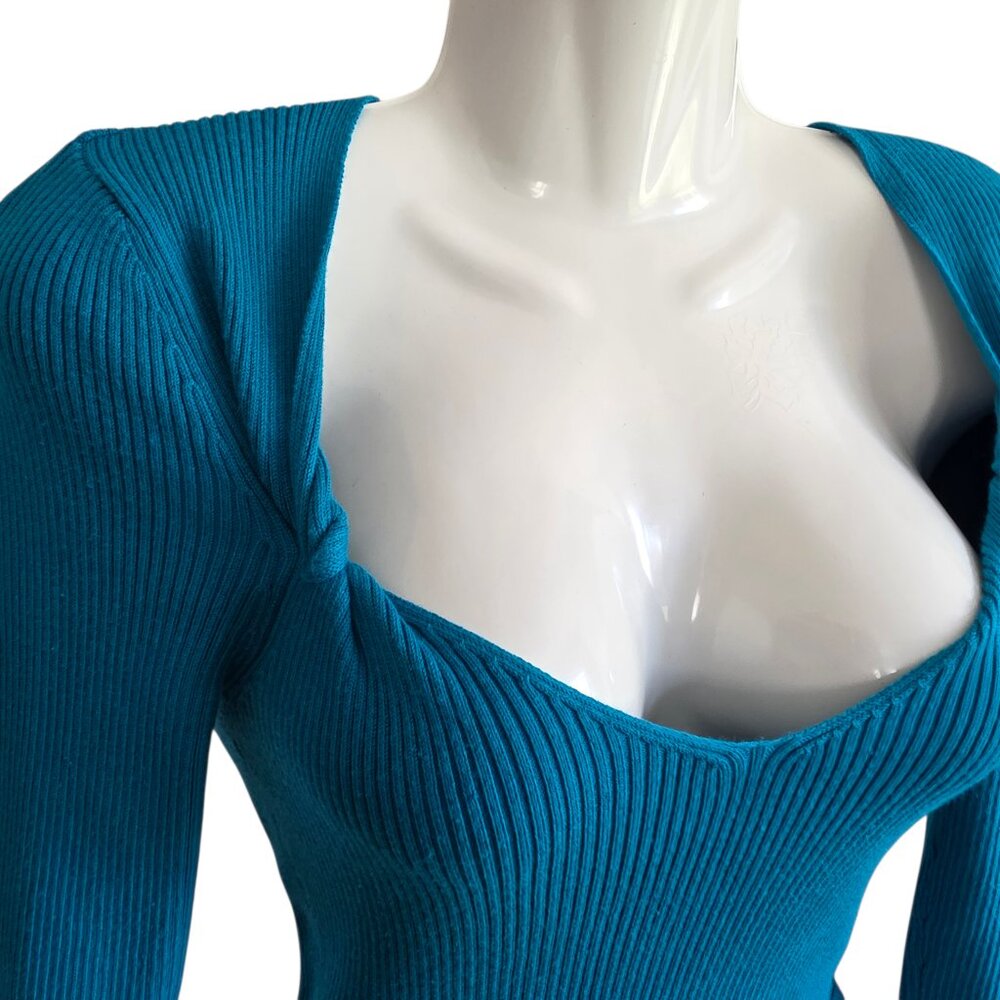 LONG SLEEVED TEAL BELTED SWEATER TOP SIZE SMALL - Picture 2 of 8